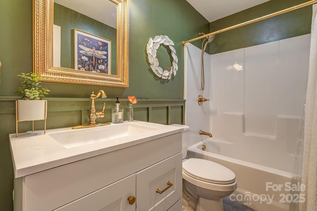 15 Edmond Woods Place — Fairview