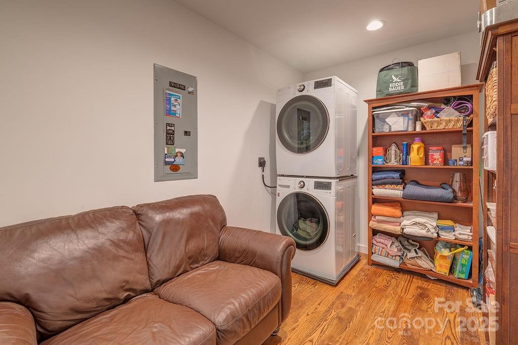 15 Edmond Woods Place — Fairview