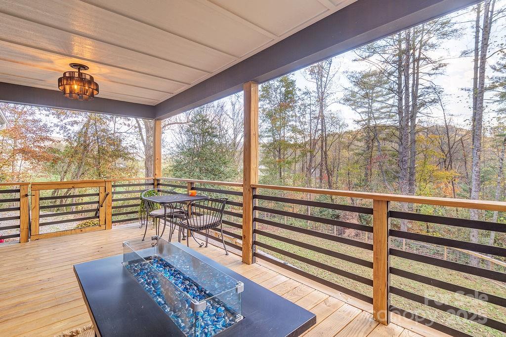 15 Edmond Woods Place — Fairview