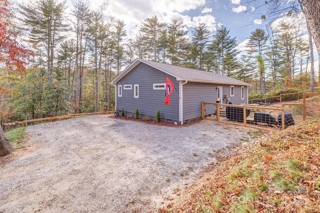 15 Edmond Woods Place — Fairview