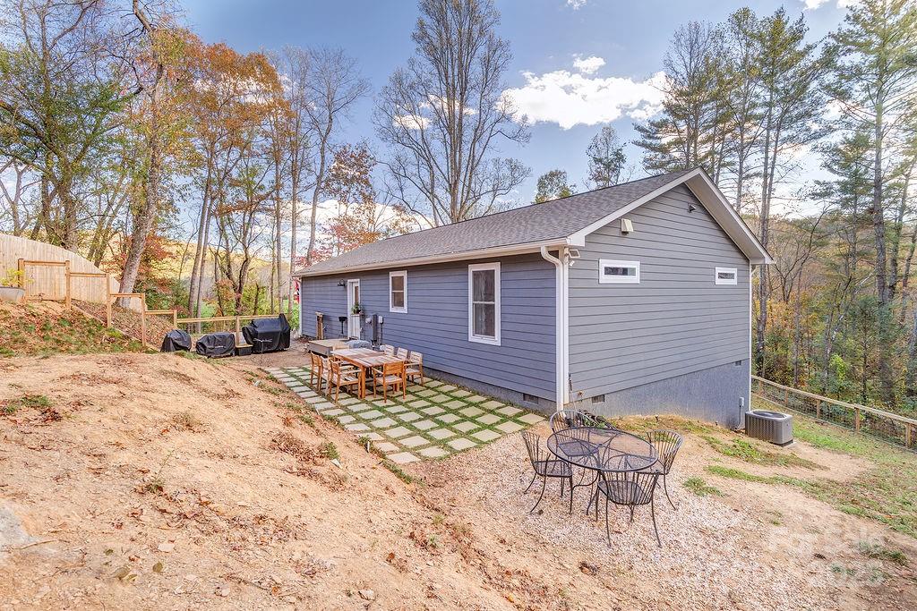 15 Edmond Woods Place — Fairview