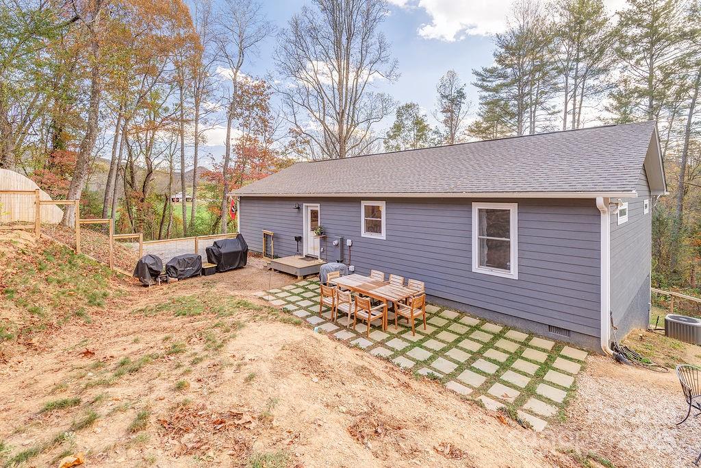 15 Edmond Woods Place — Fairview