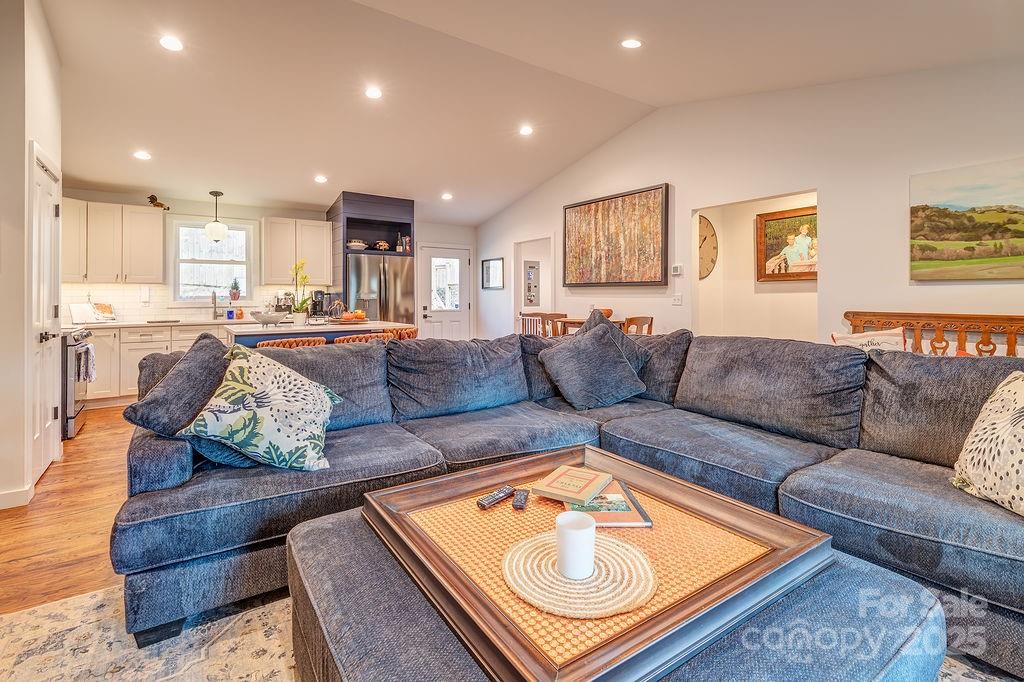 15 Edmond Woods Place — Fairview