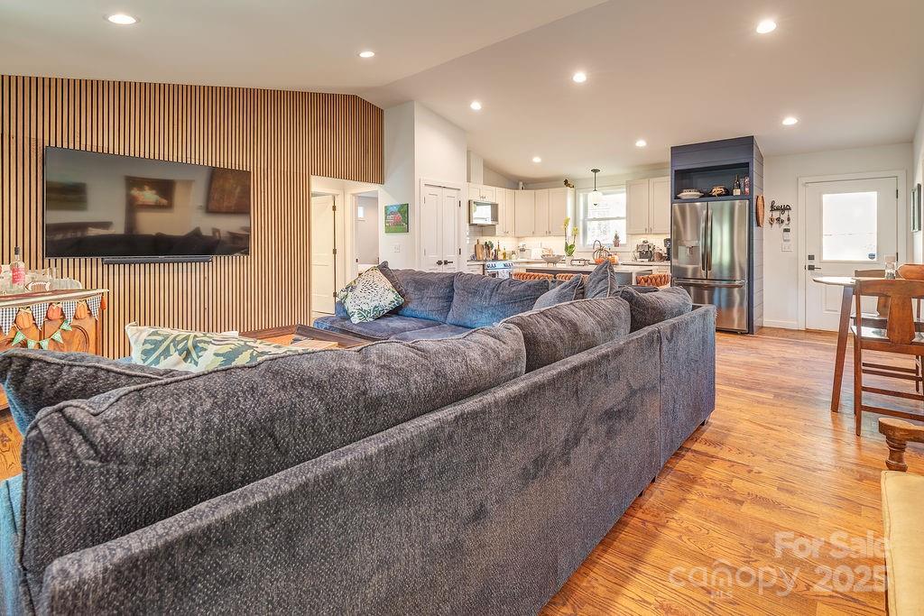15 Edmond Woods Place — Fairview