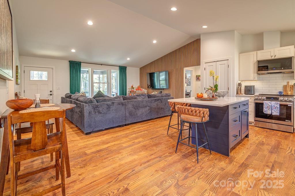 15 Edmond Woods Place — Fairview
