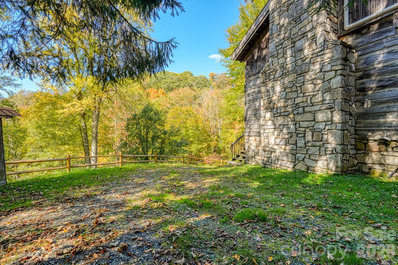 1495 El Miner Drive — Mars Hill