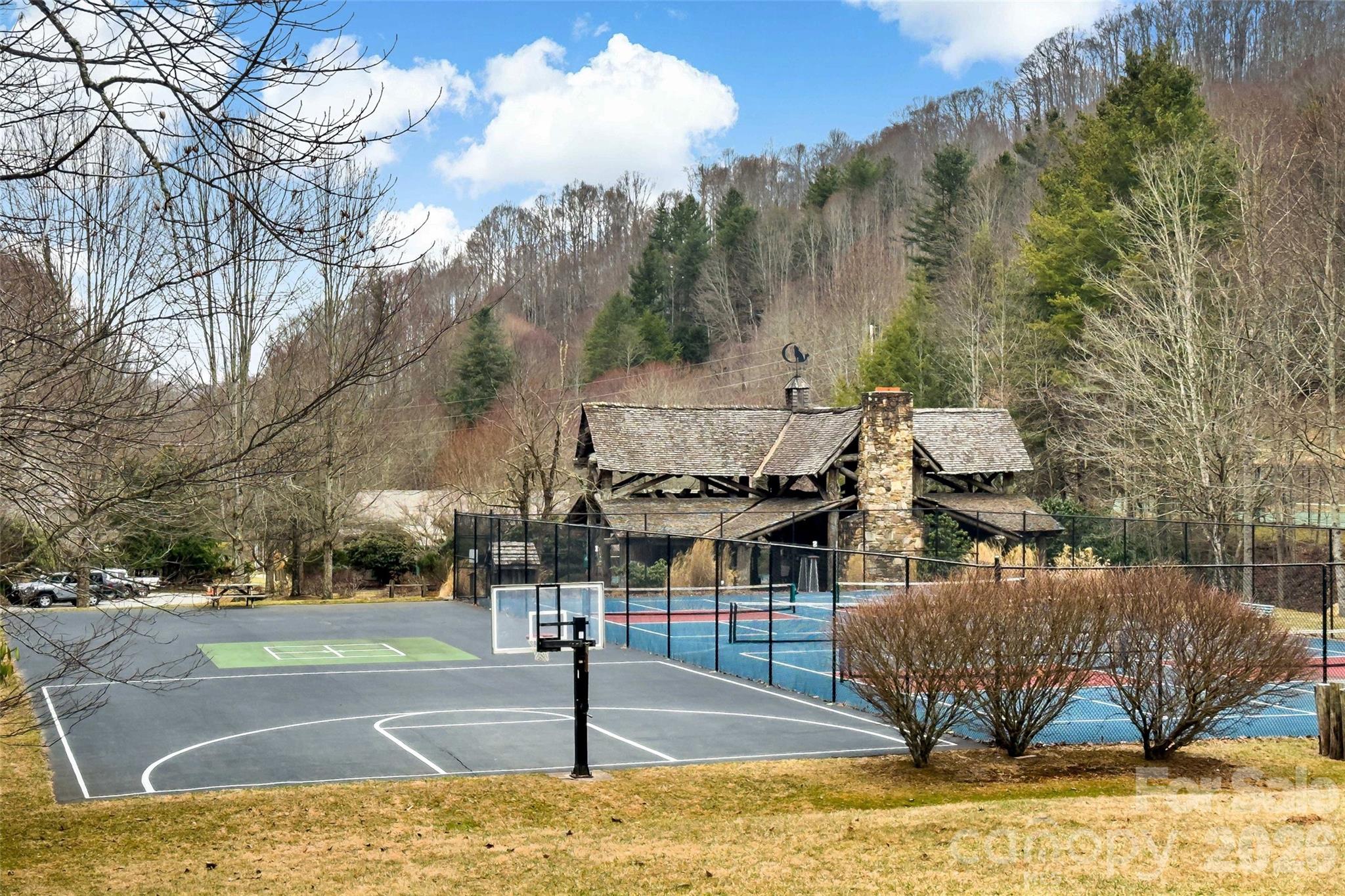 1495 El Miner Drive — Mars Hill