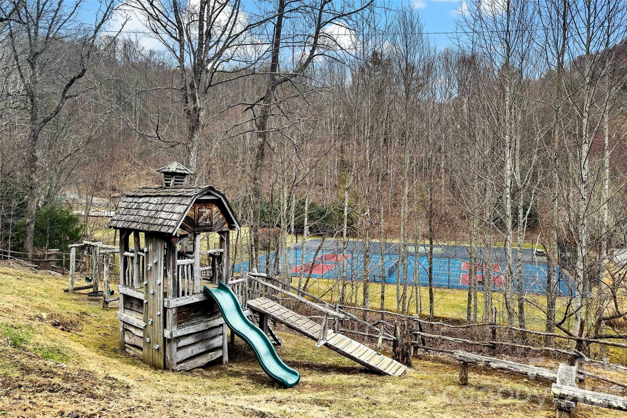 1495 El Miner Drive — Mars Hill