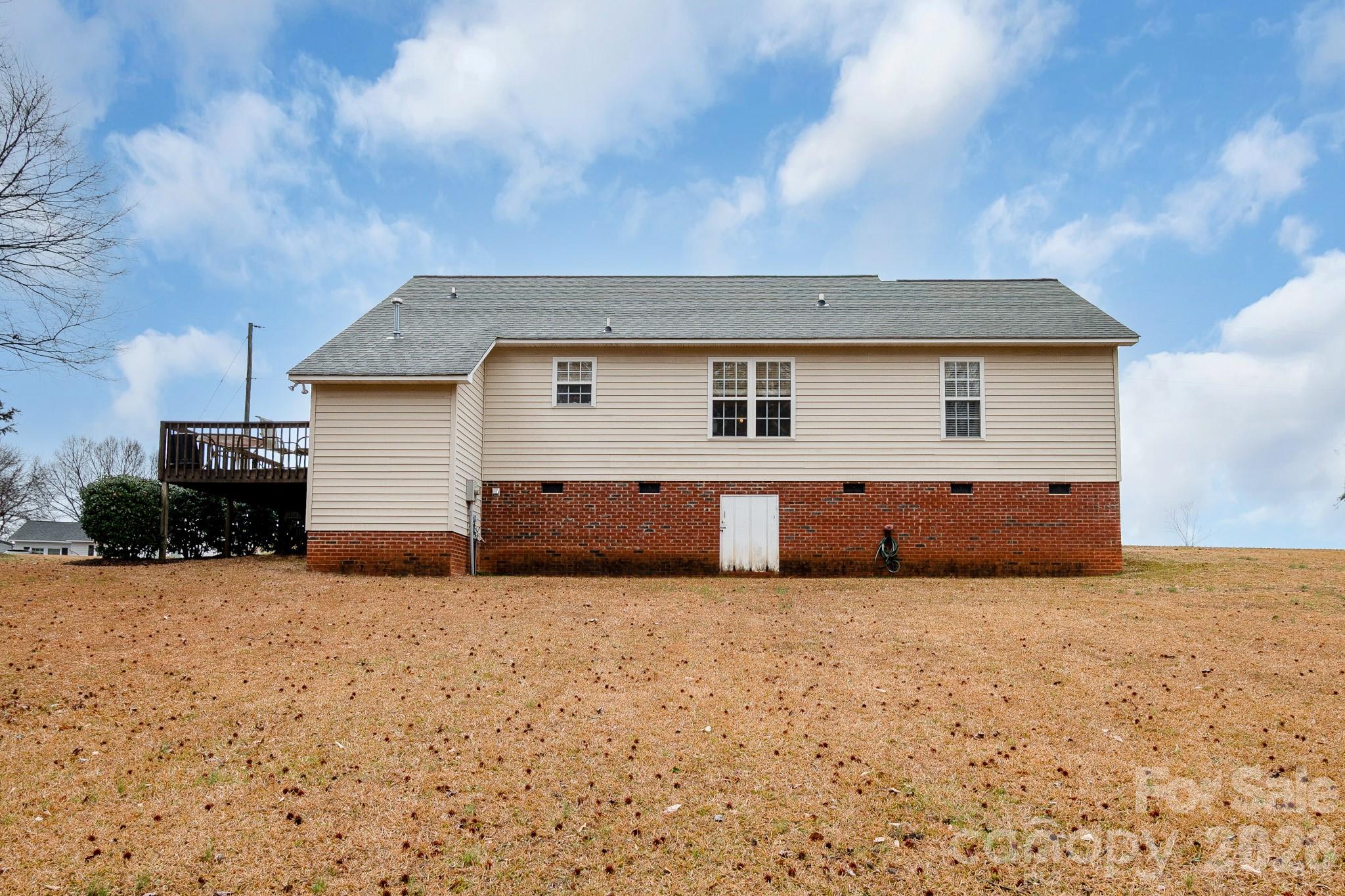 2514 Oxford Circle — Lancaster