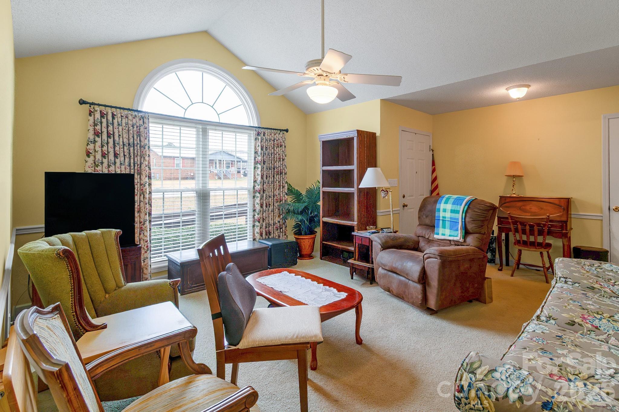2514 Oxford Circle — Lancaster