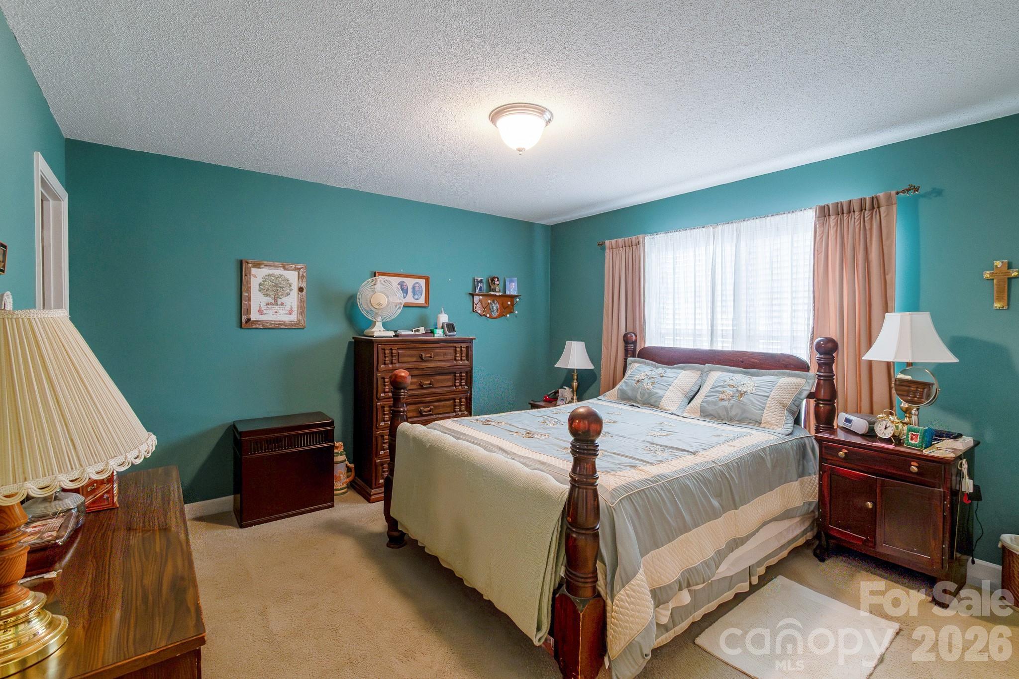 2514 Oxford Circle — Lancaster
