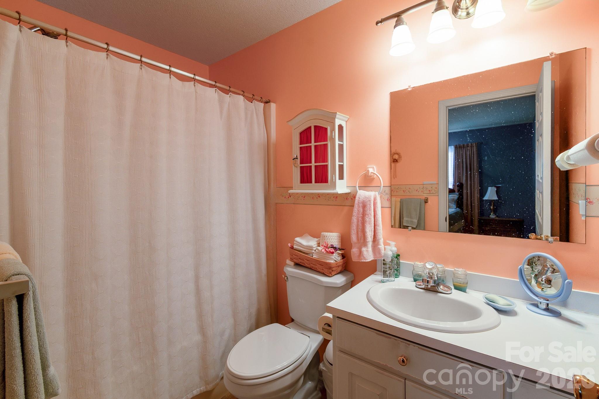 2514 Oxford Circle — Lancaster