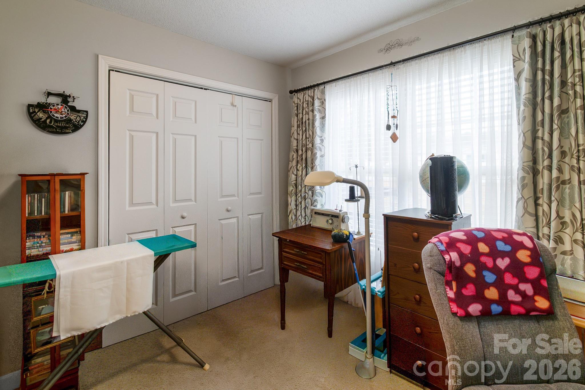 2514 Oxford Circle — Lancaster
