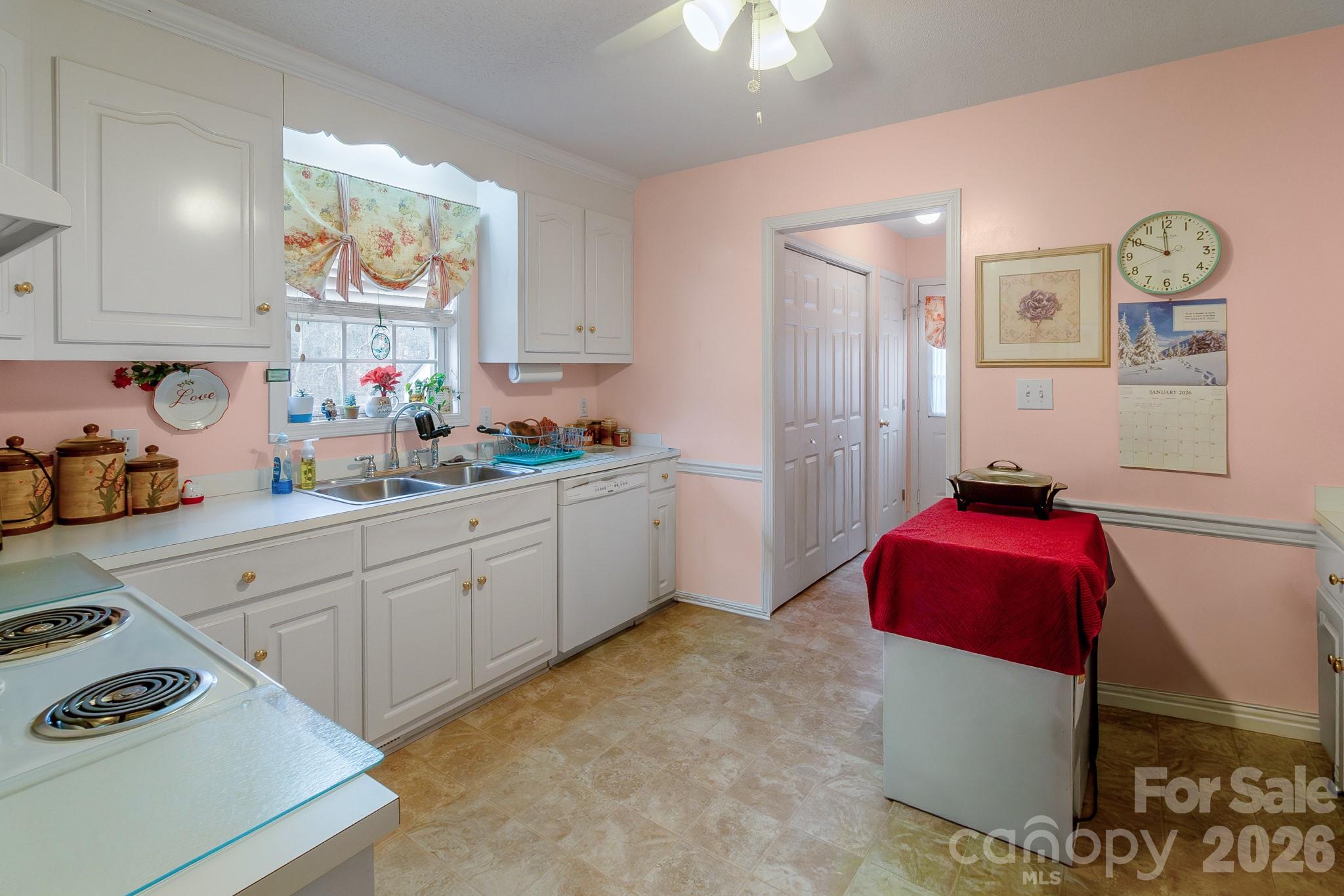 2514 Oxford Circle — Lancaster