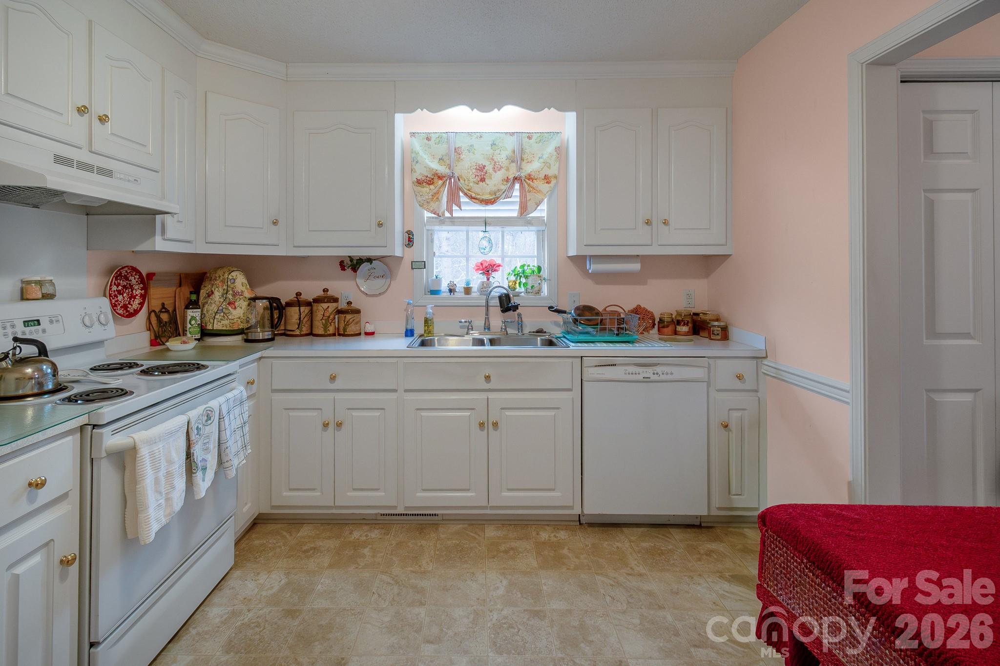 2514 Oxford Circle — Lancaster