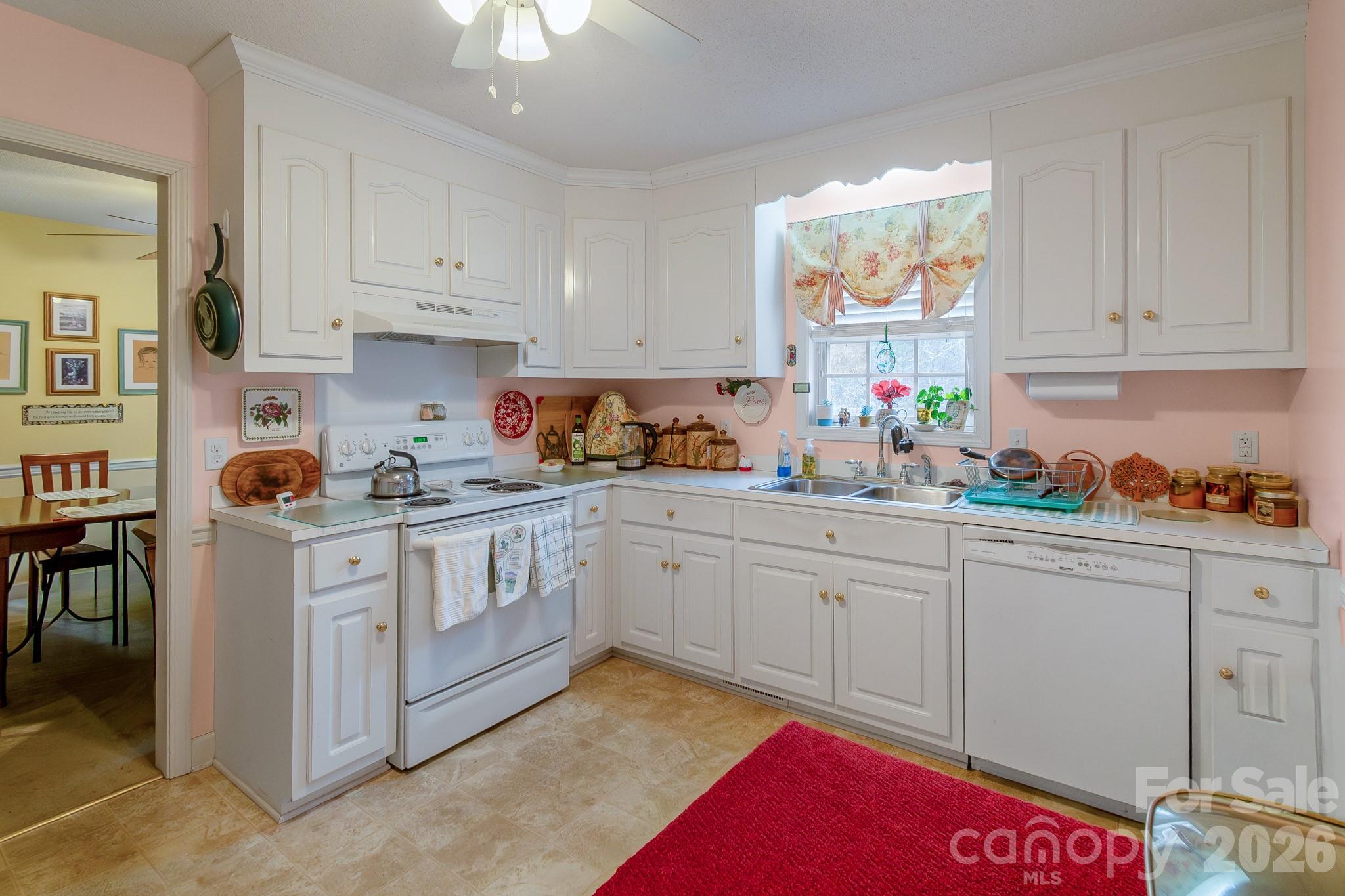 2514 Oxford Circle — Lancaster