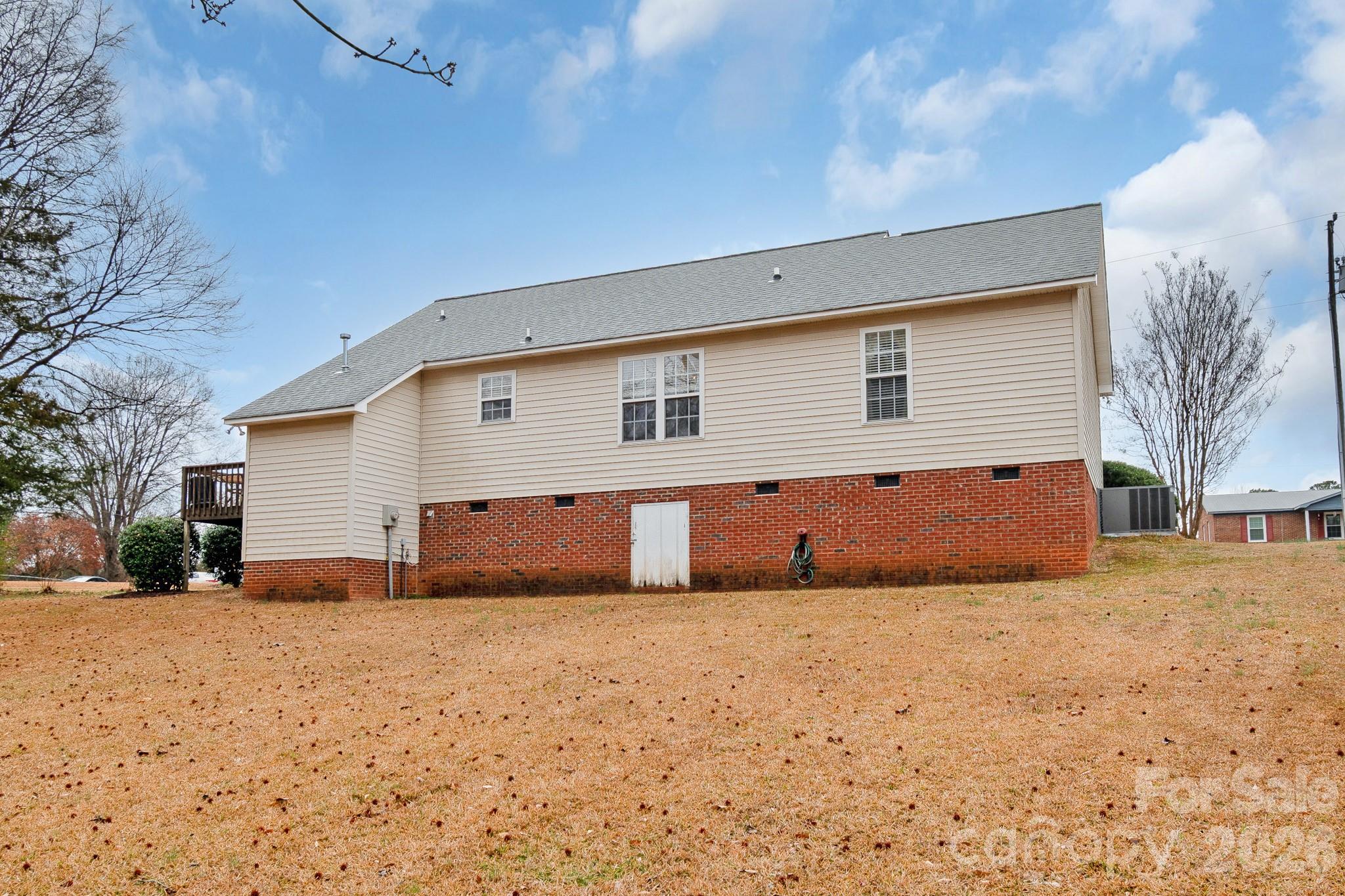 2514 Oxford Circle — Lancaster