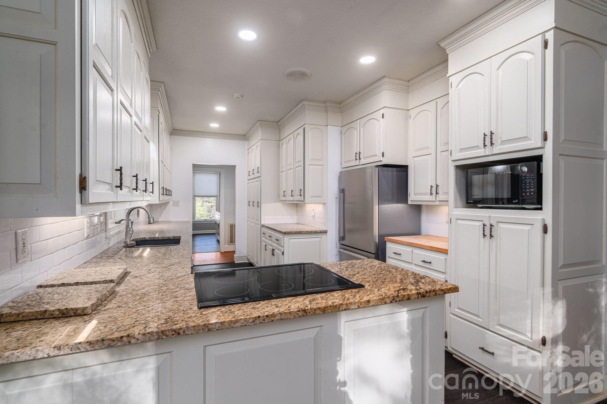 208 Hollow Road — Lincolnton