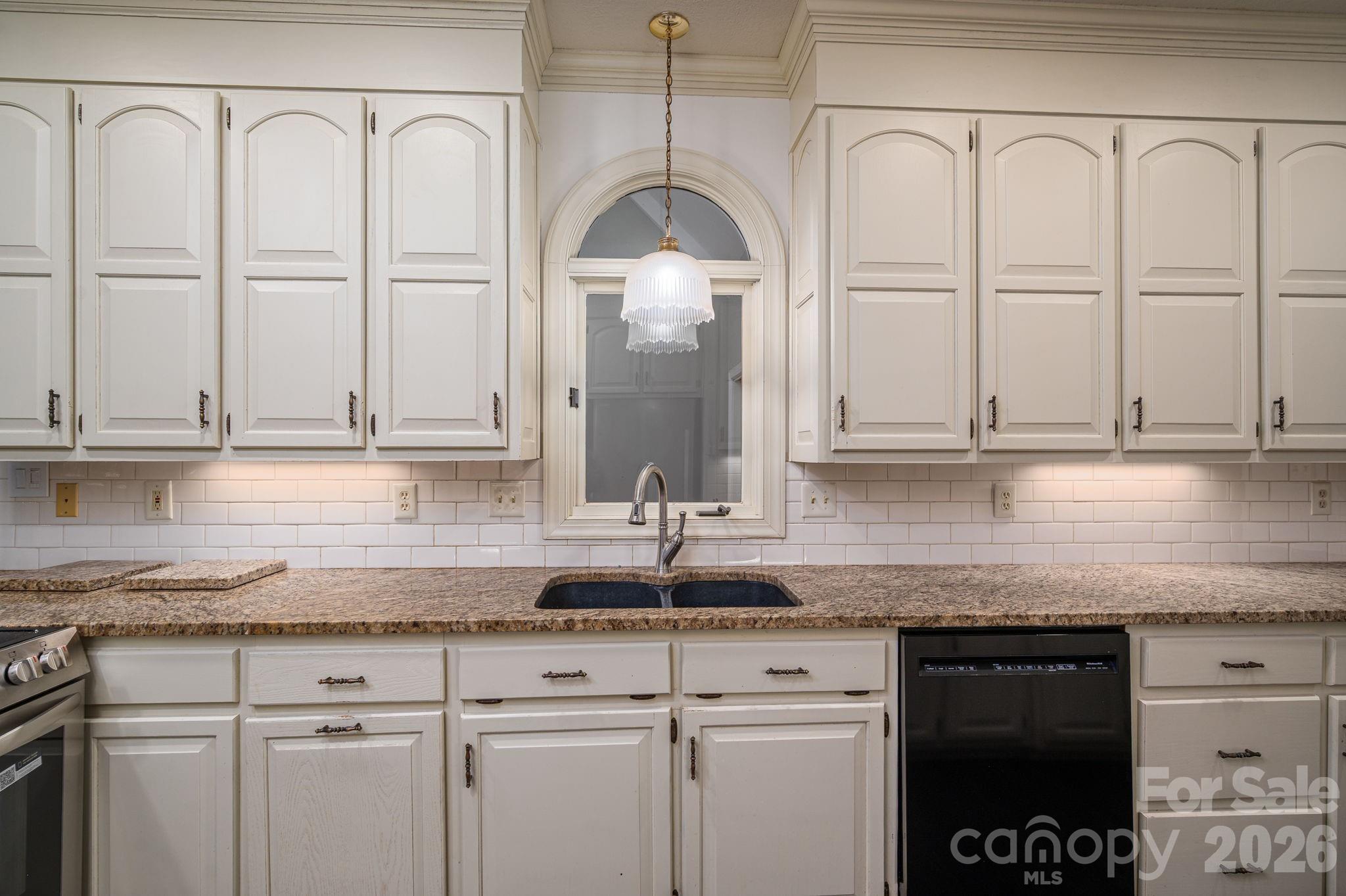 208 Hollow Road — Lincolnton