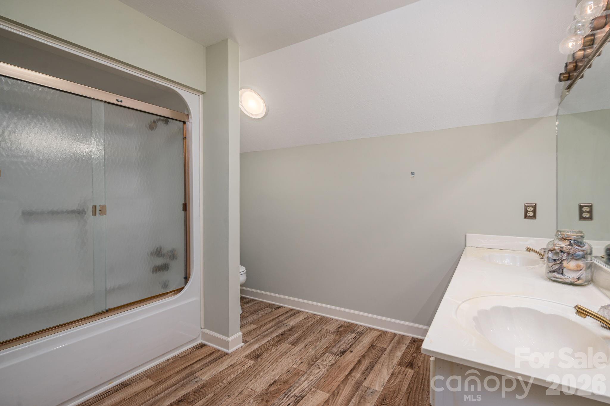 208 Hollow Road — Lincolnton