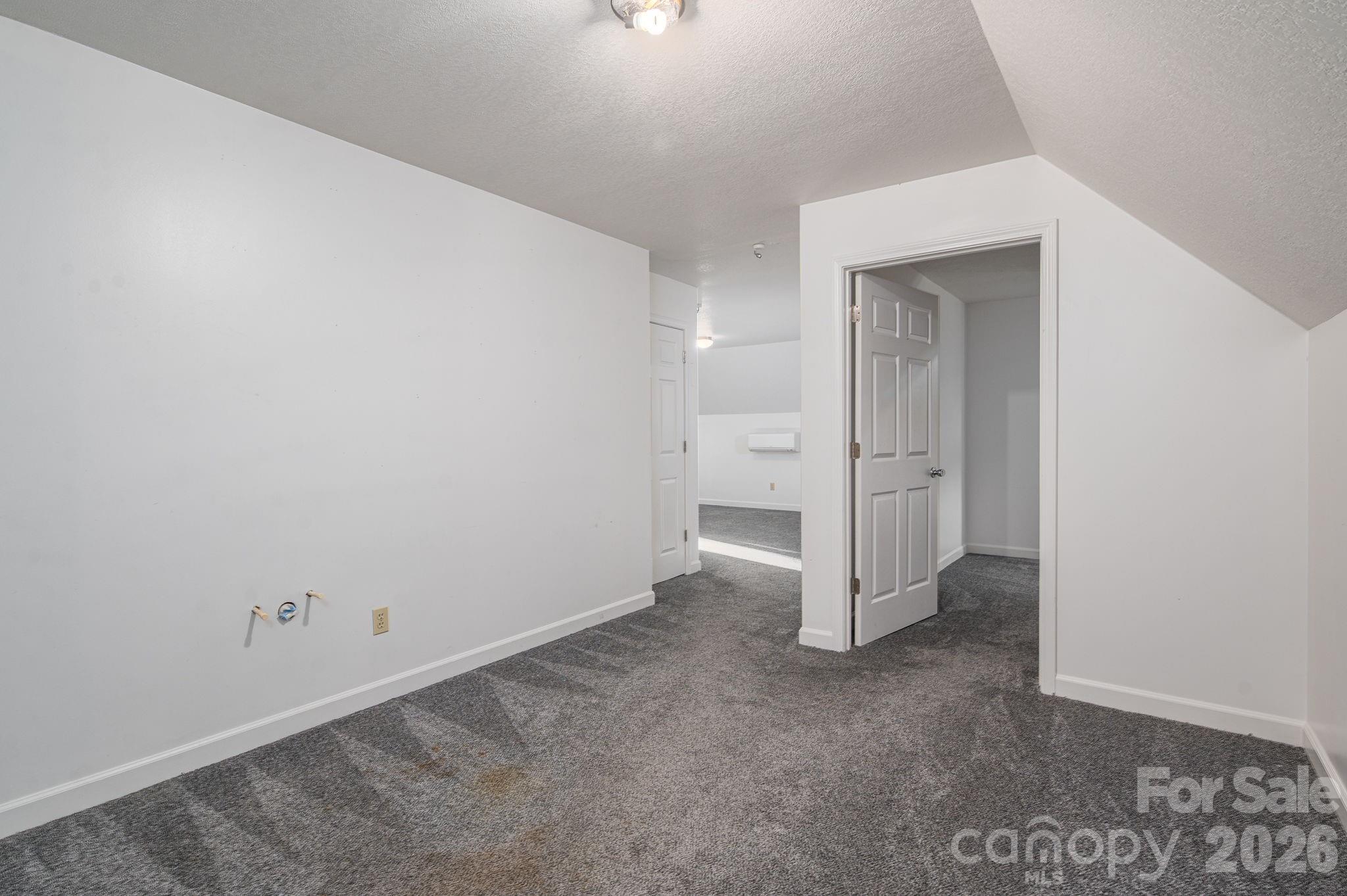 208 Hollow Road — Lincolnton