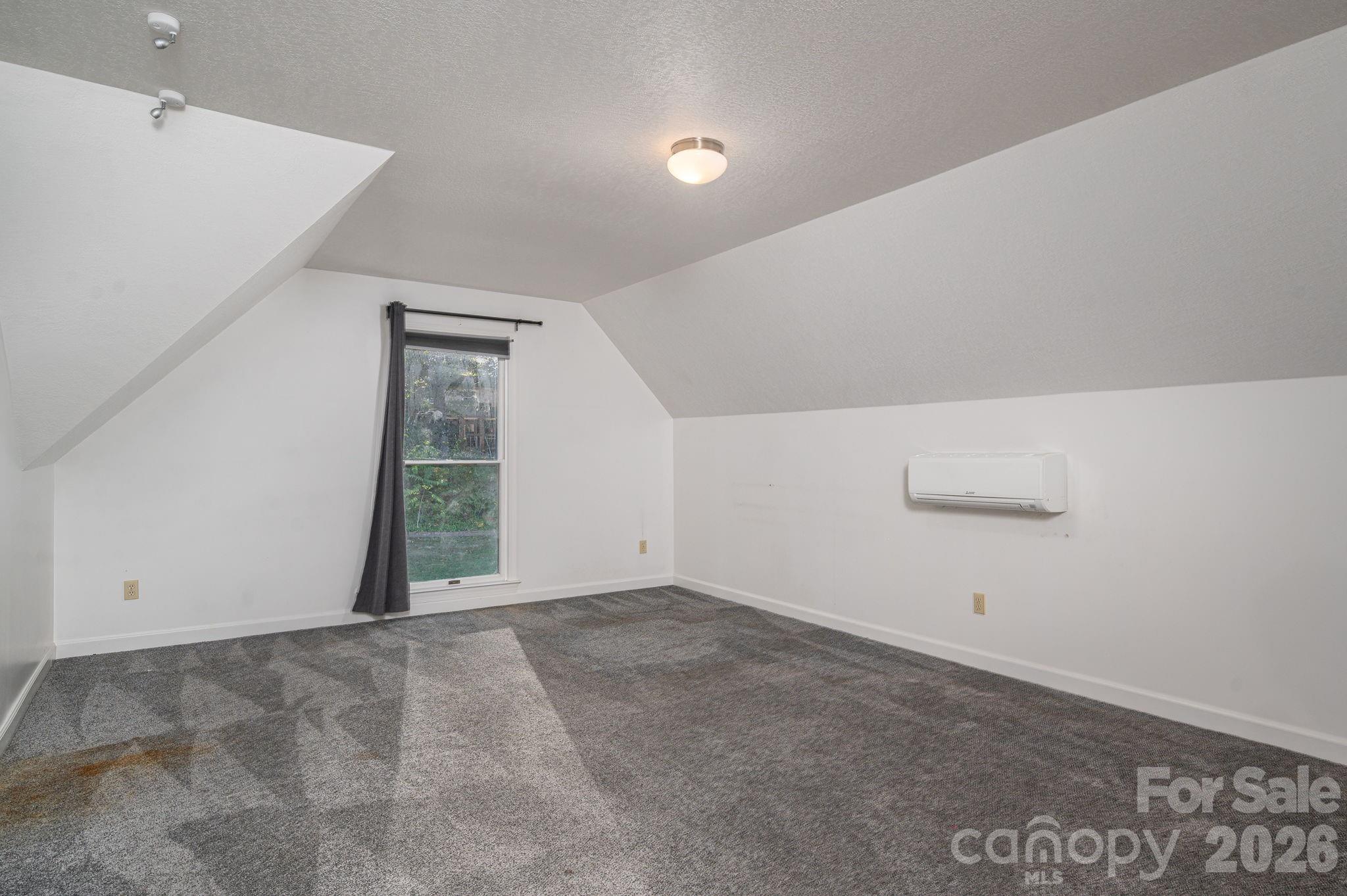 208 Hollow Road — Lincolnton