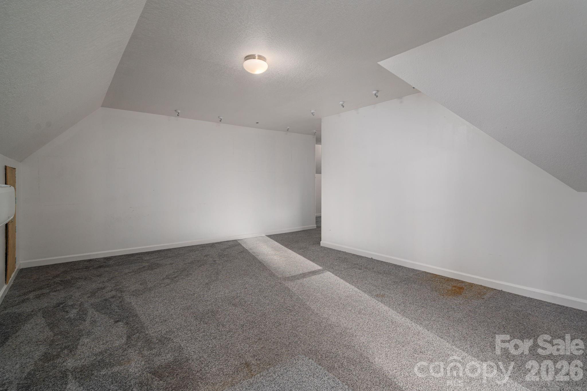 208 Hollow Road — Lincolnton