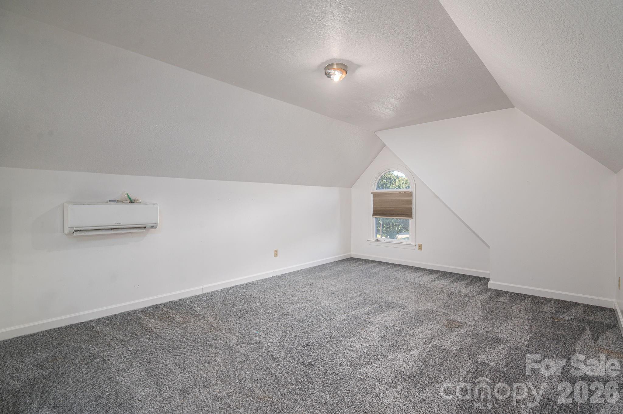 208 Hollow Road — Lincolnton