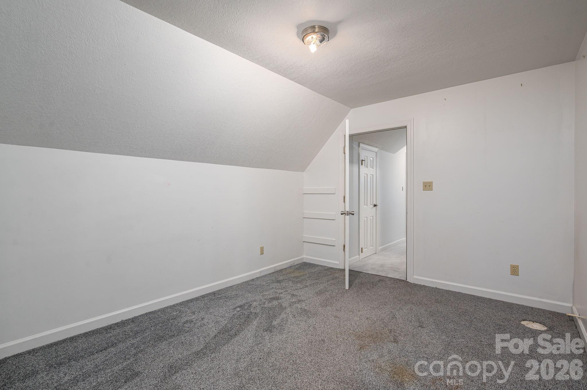 208 Hollow Road — Lincolnton