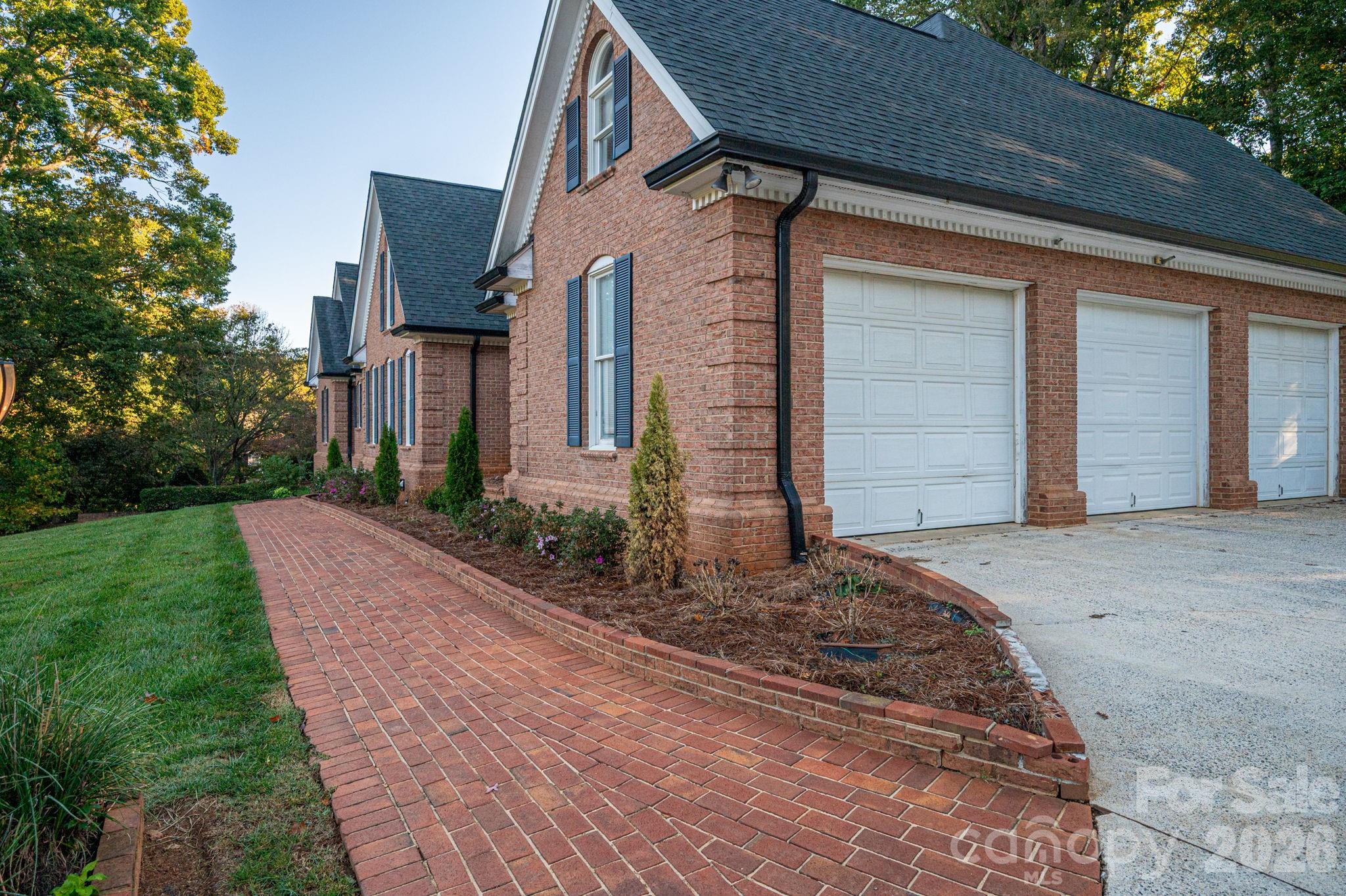 208 Hollow Road — Lincolnton