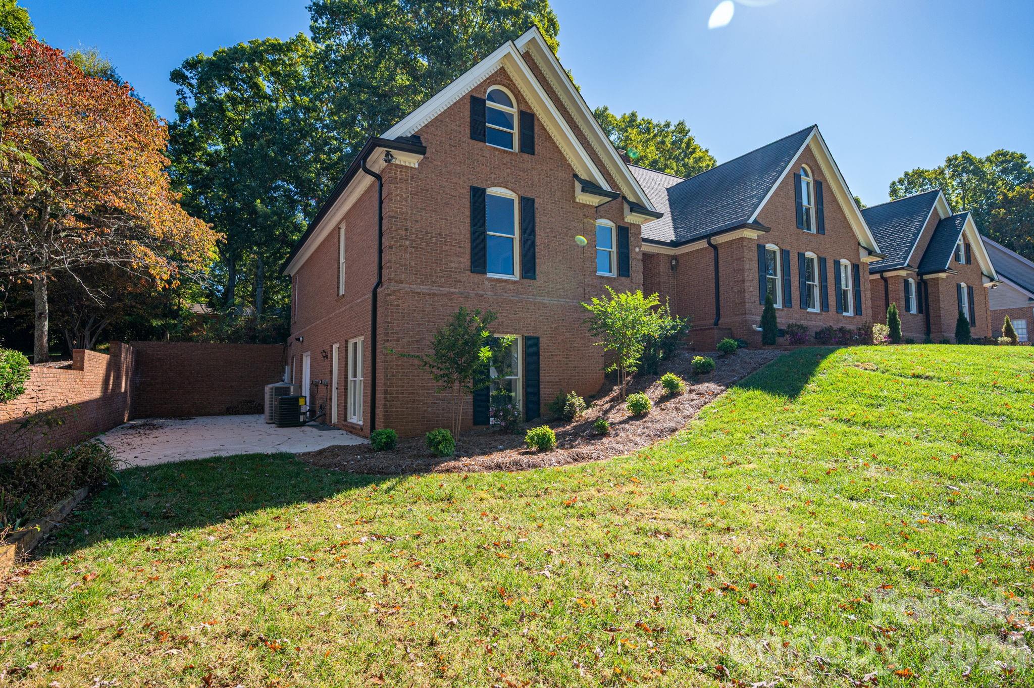 208 Hollow Road — Lincolnton