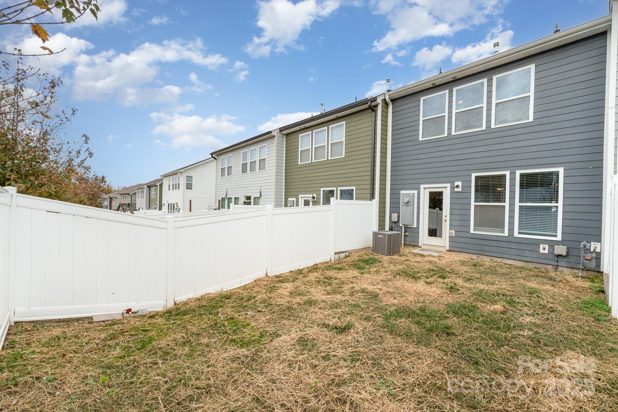 334 Embers Lane — Clover