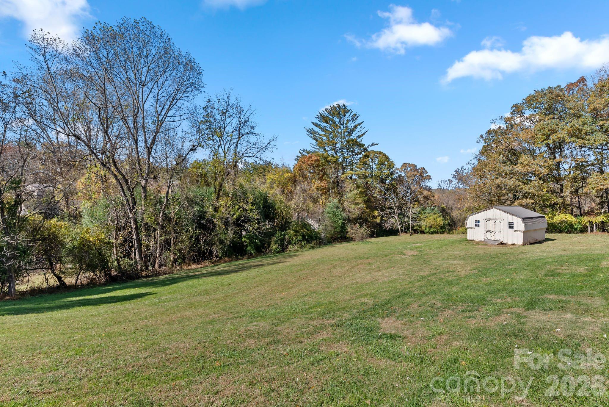 24 Ian River Drive — Asheville