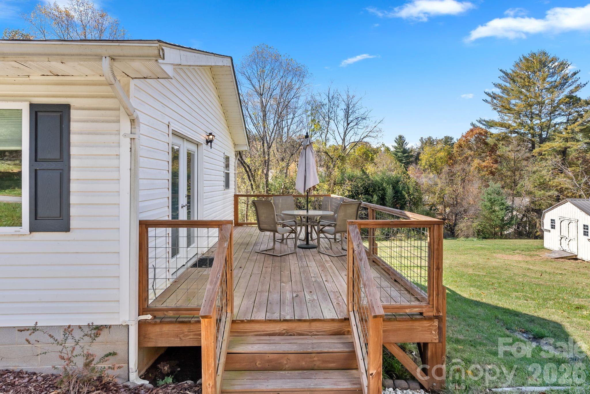 24 Ian River Drive — Asheville