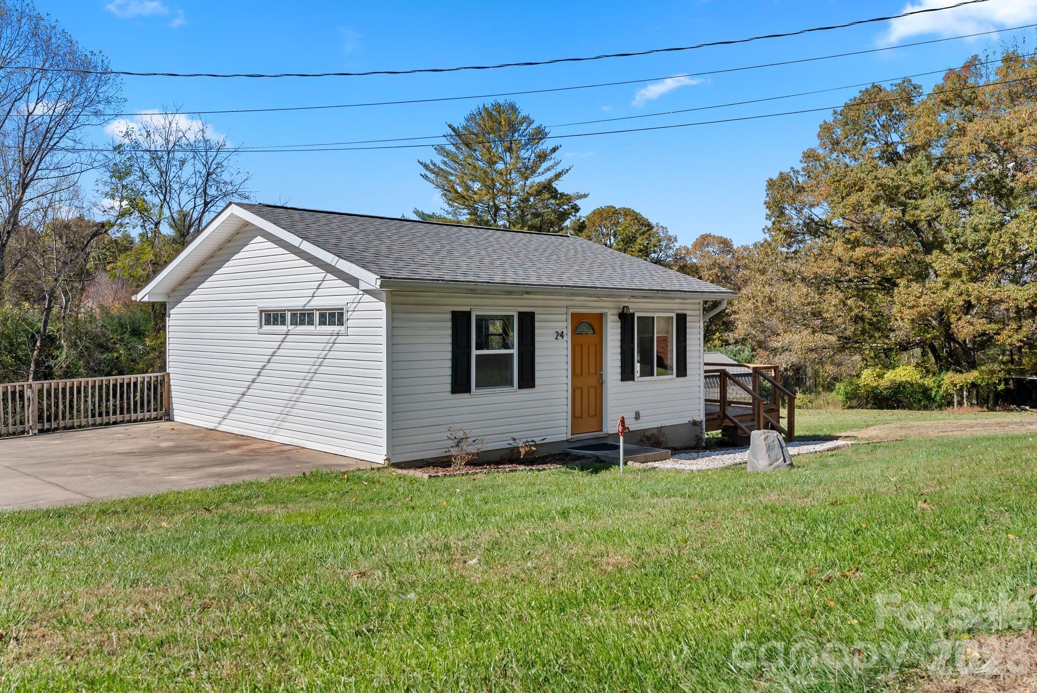24 Ian River Drive — Asheville