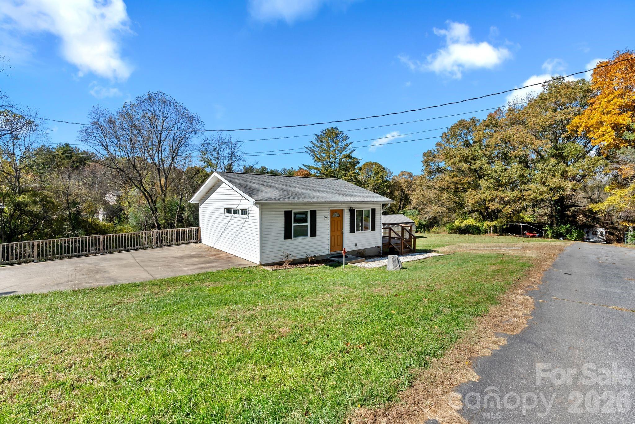 24 Ian River Drive — Asheville
