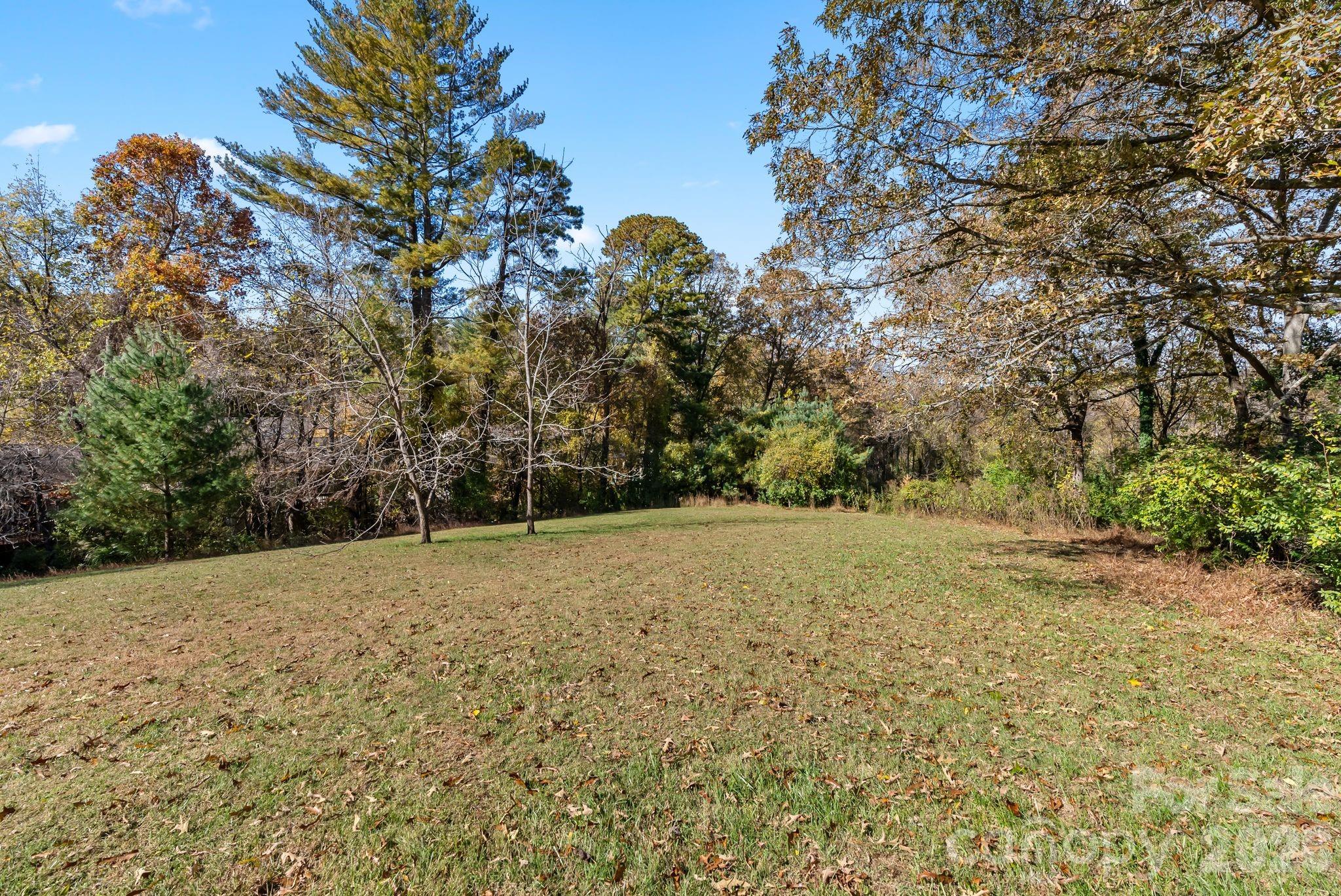 24 Ian River Drive — Asheville