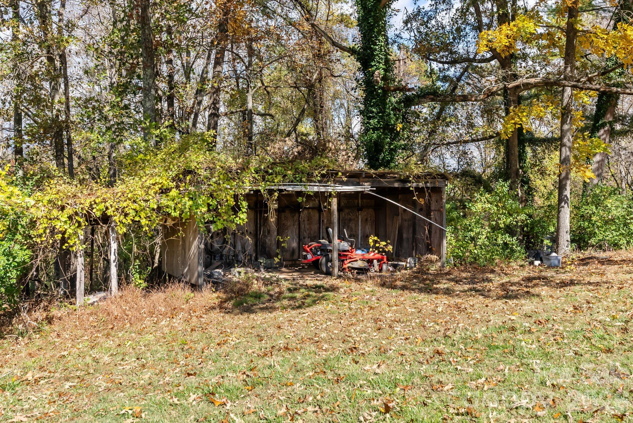 24 Ian River Drive — Asheville