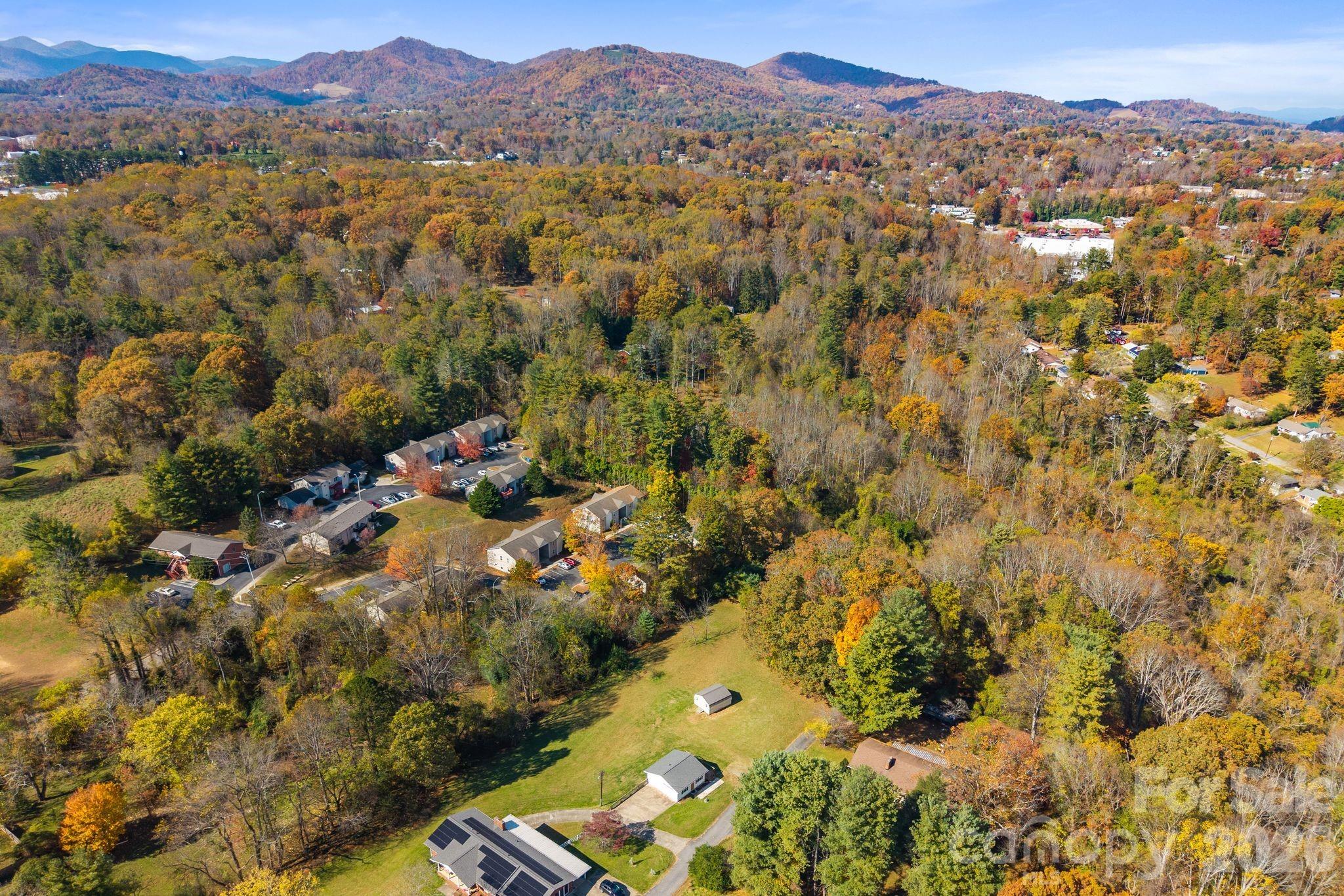 24 Ian River Drive — Asheville
