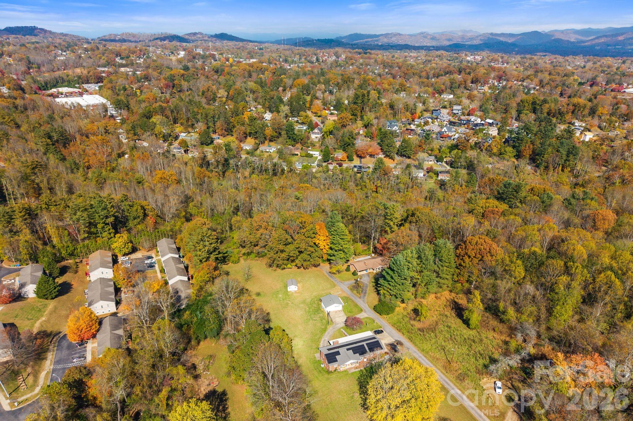 24 Ian River Drive — Asheville