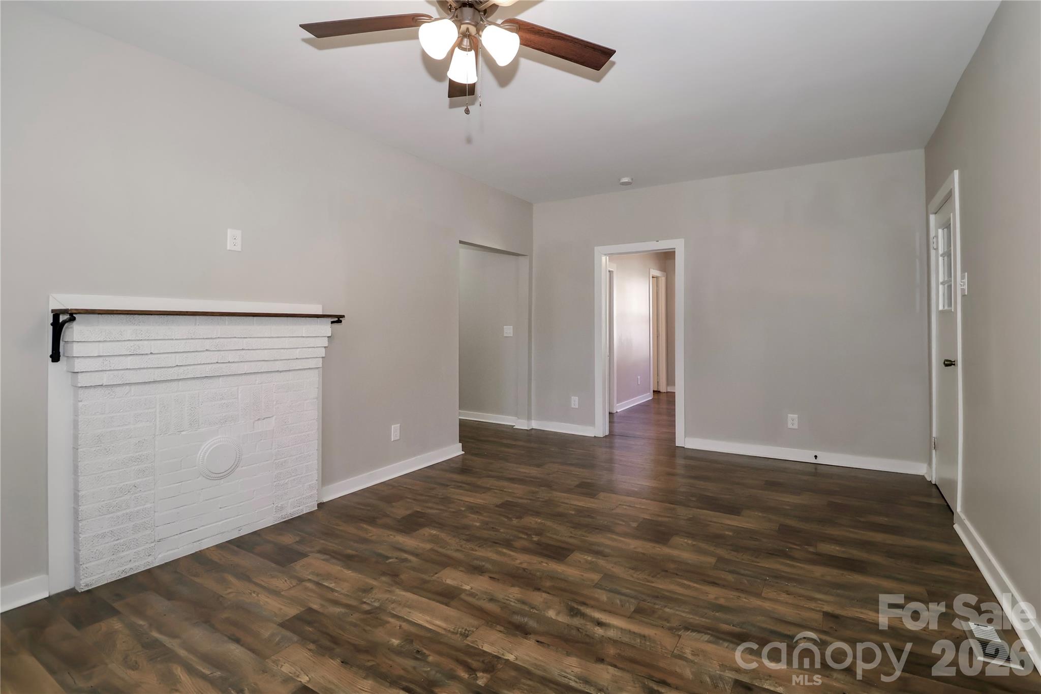 313 Dingler Avenue — Mooresville
