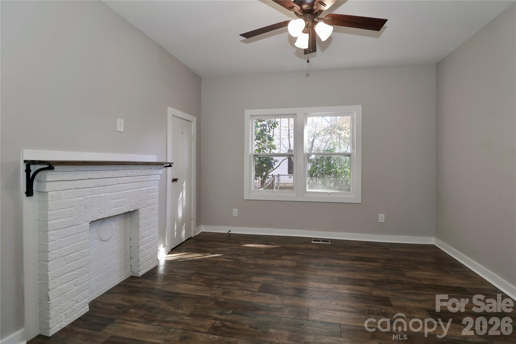 313 Dingler Avenue — Mooresville