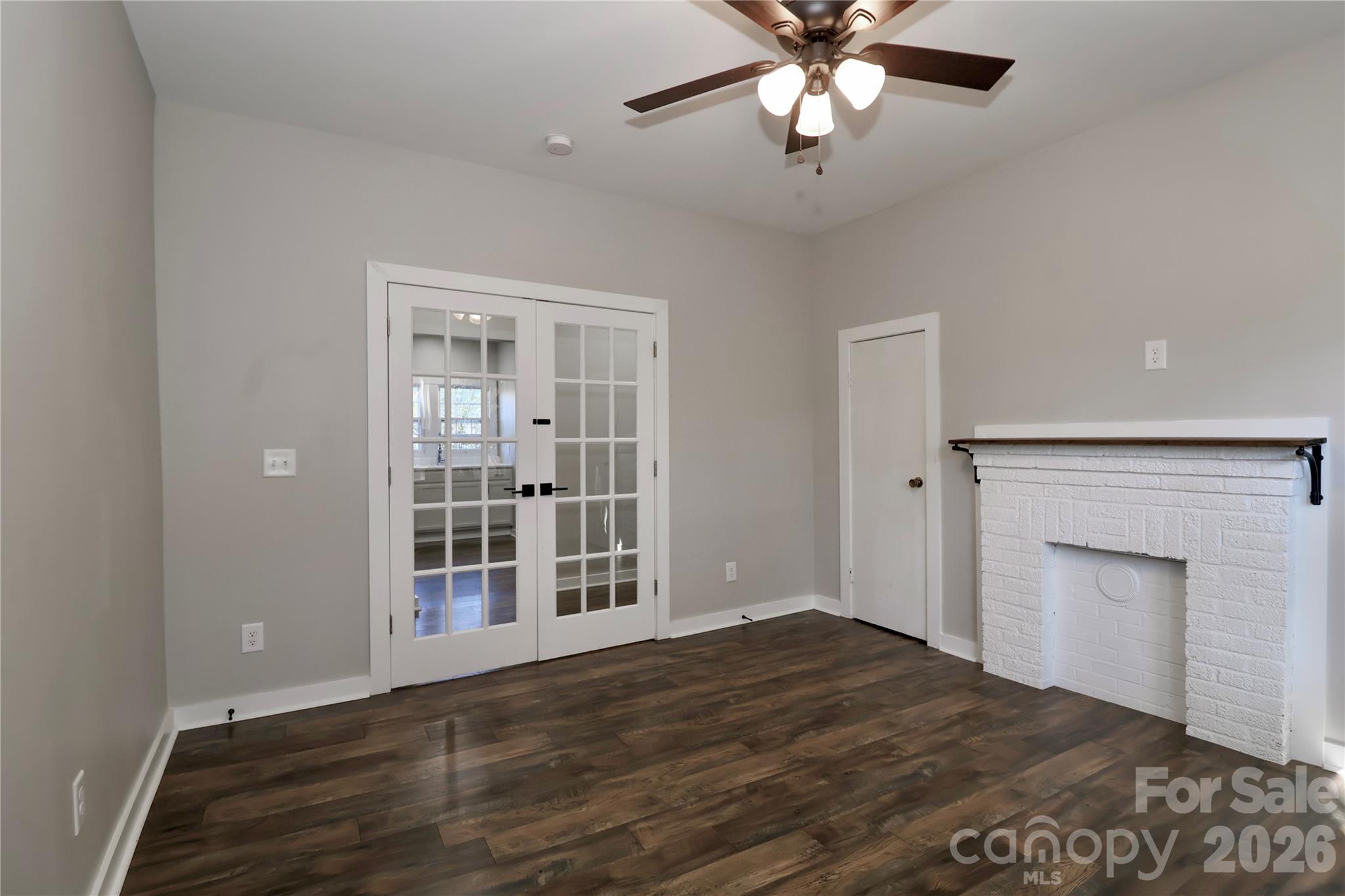 313 Dingler Avenue — Mooresville