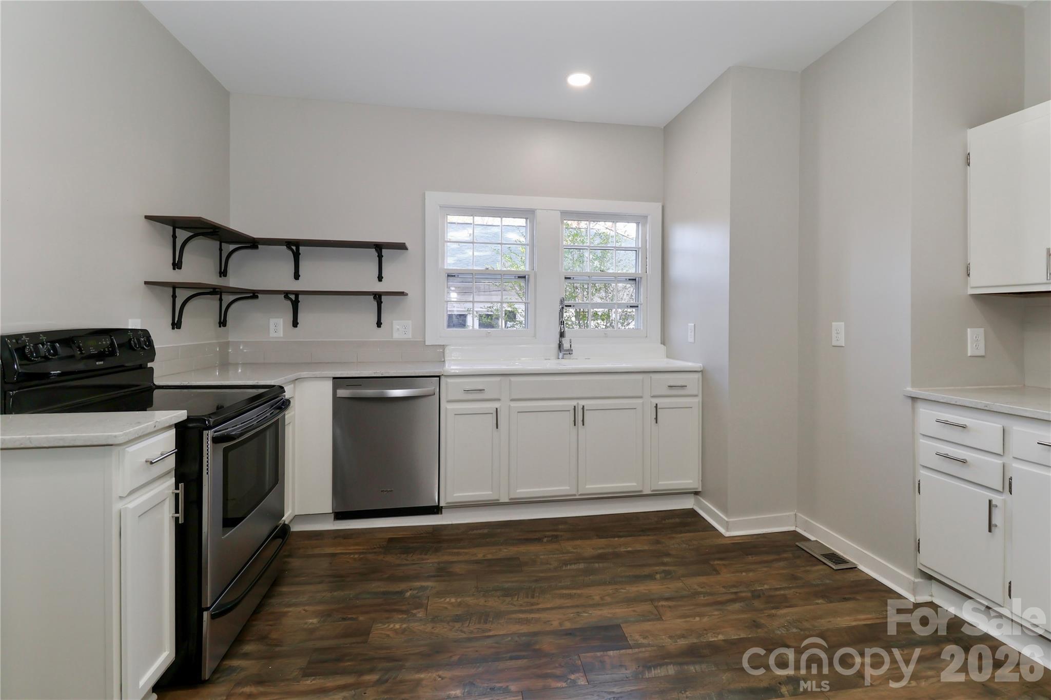 313 Dingler Avenue — Mooresville