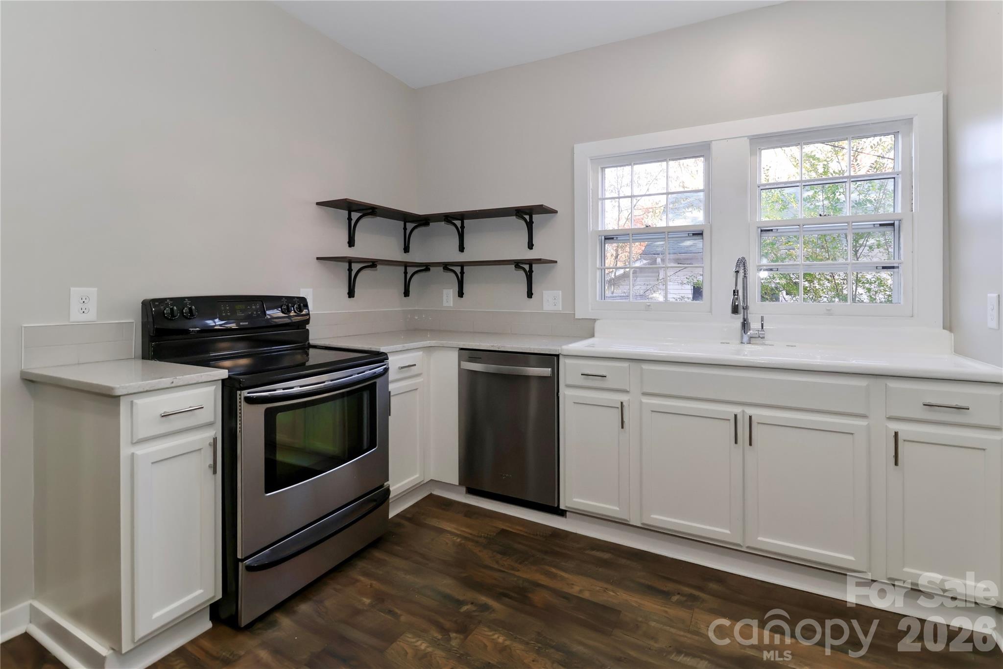 313 Dingler Avenue — Mooresville