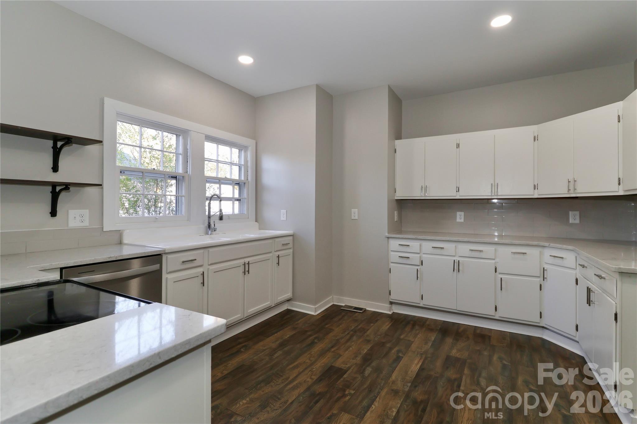 313 Dingler Avenue — Mooresville