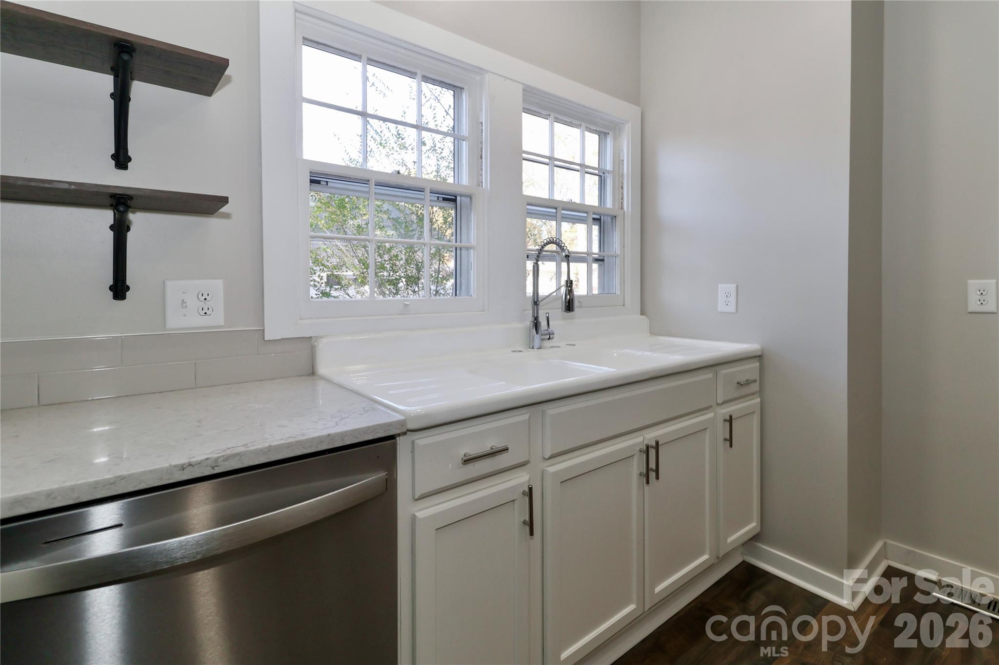 313 Dingler Avenue — Mooresville
