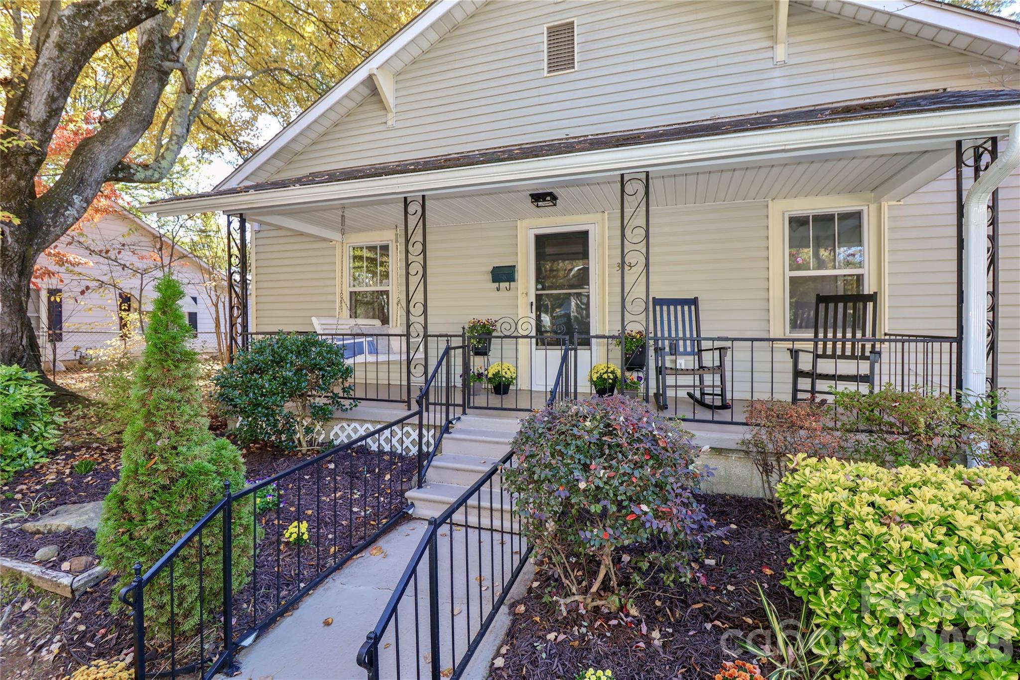 313 Dingler Avenue — Mooresville