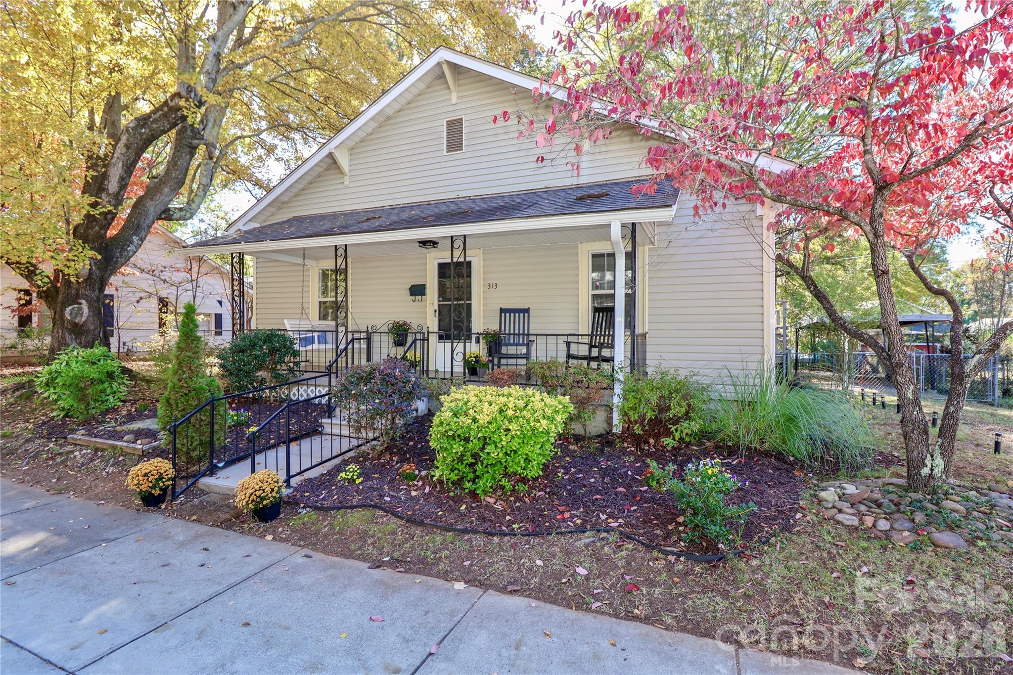 313 Dingler Avenue — Mooresville