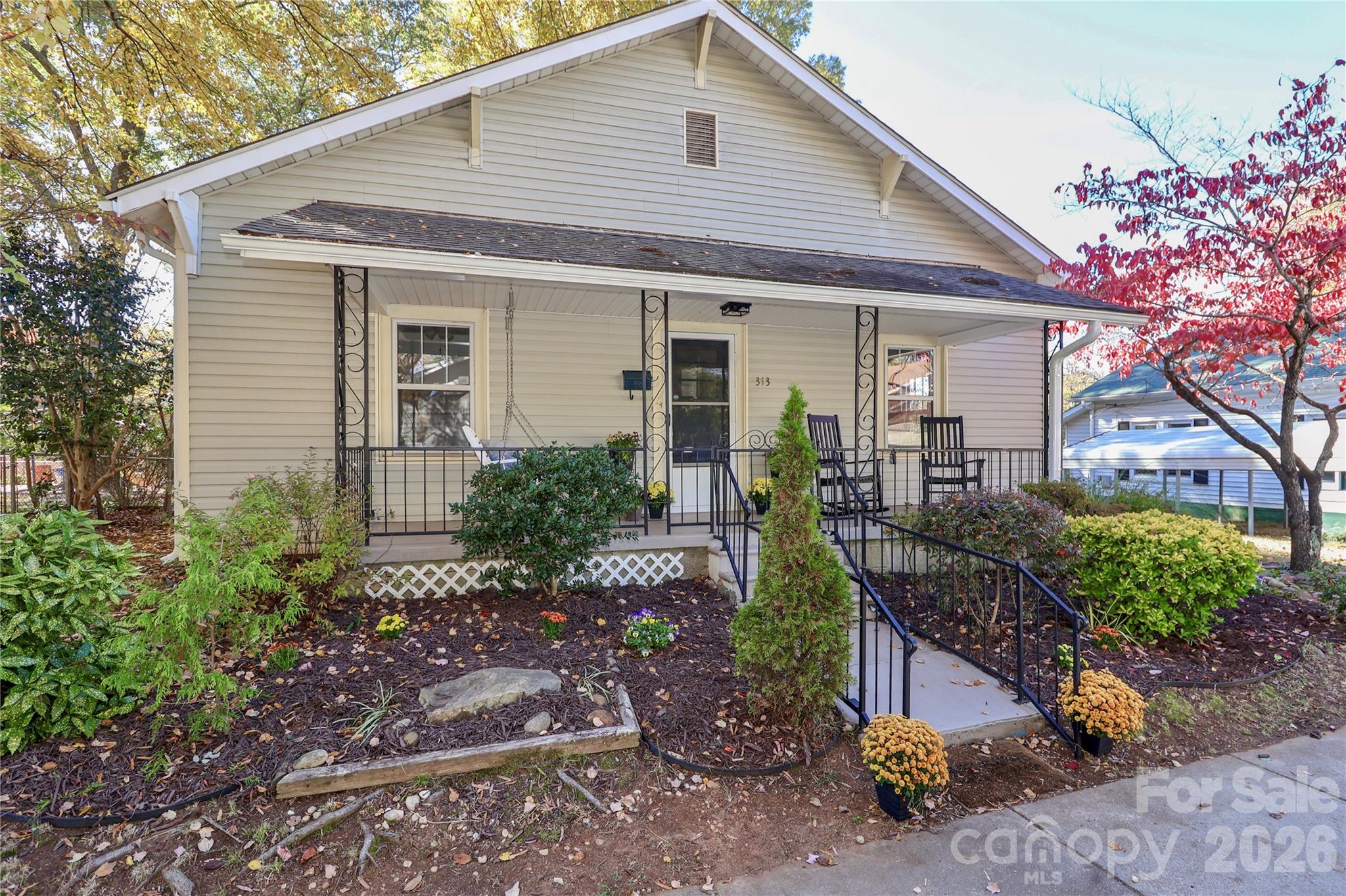 313 Dingler Avenue — Mooresville
